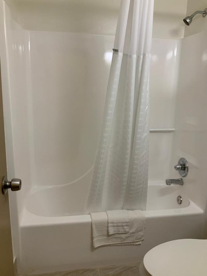 Days Inn By Wyndham Troy Il מראה חיצוני תמונה