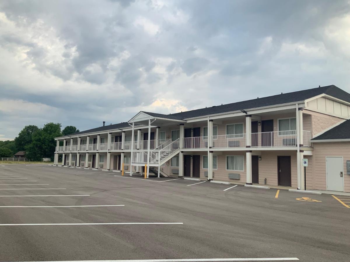 Days Inn By Wyndham Troy Il מראה חיצוני תמונה