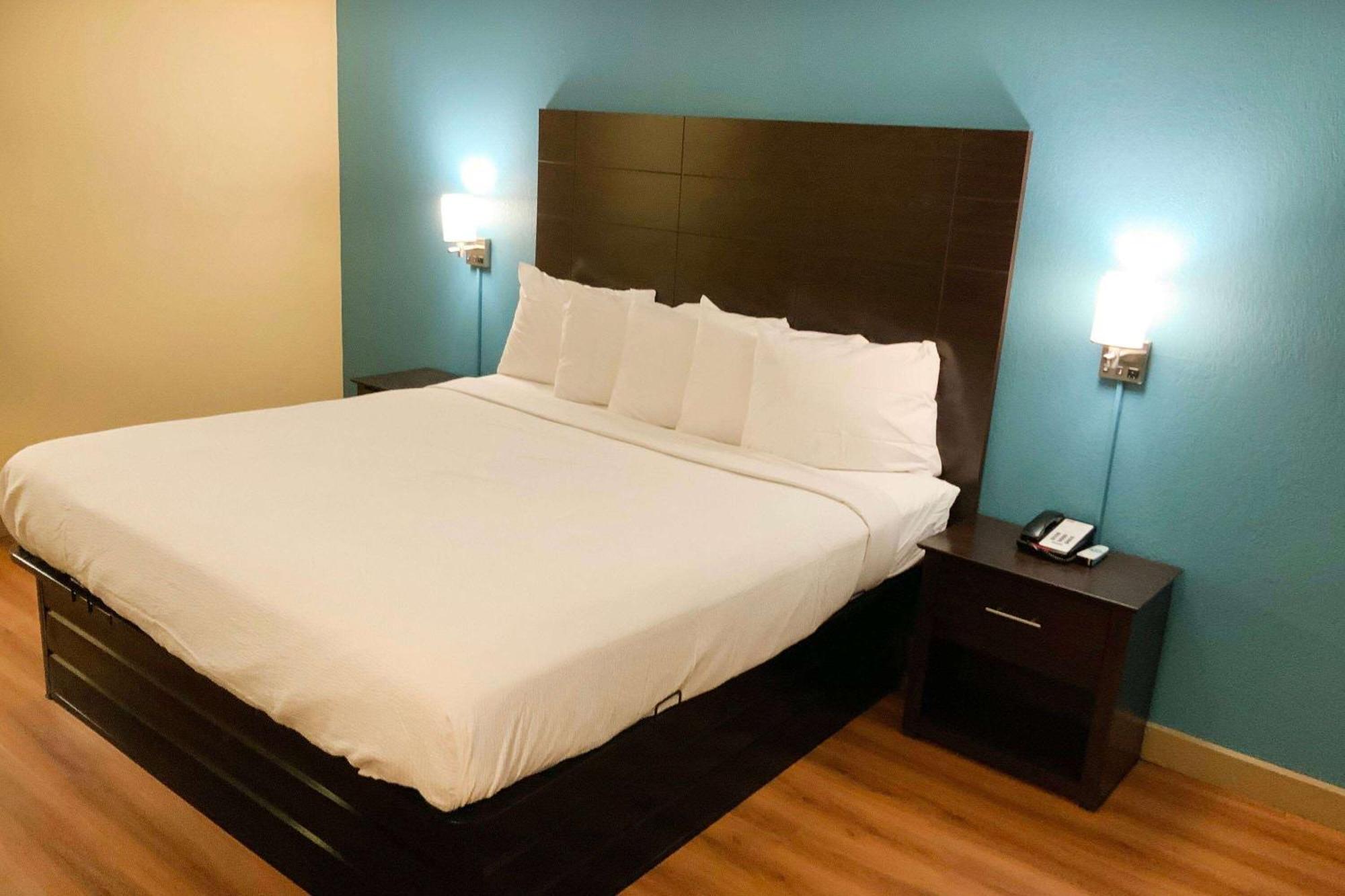 Days Inn By Wyndham Troy Il מראה חיצוני תמונה