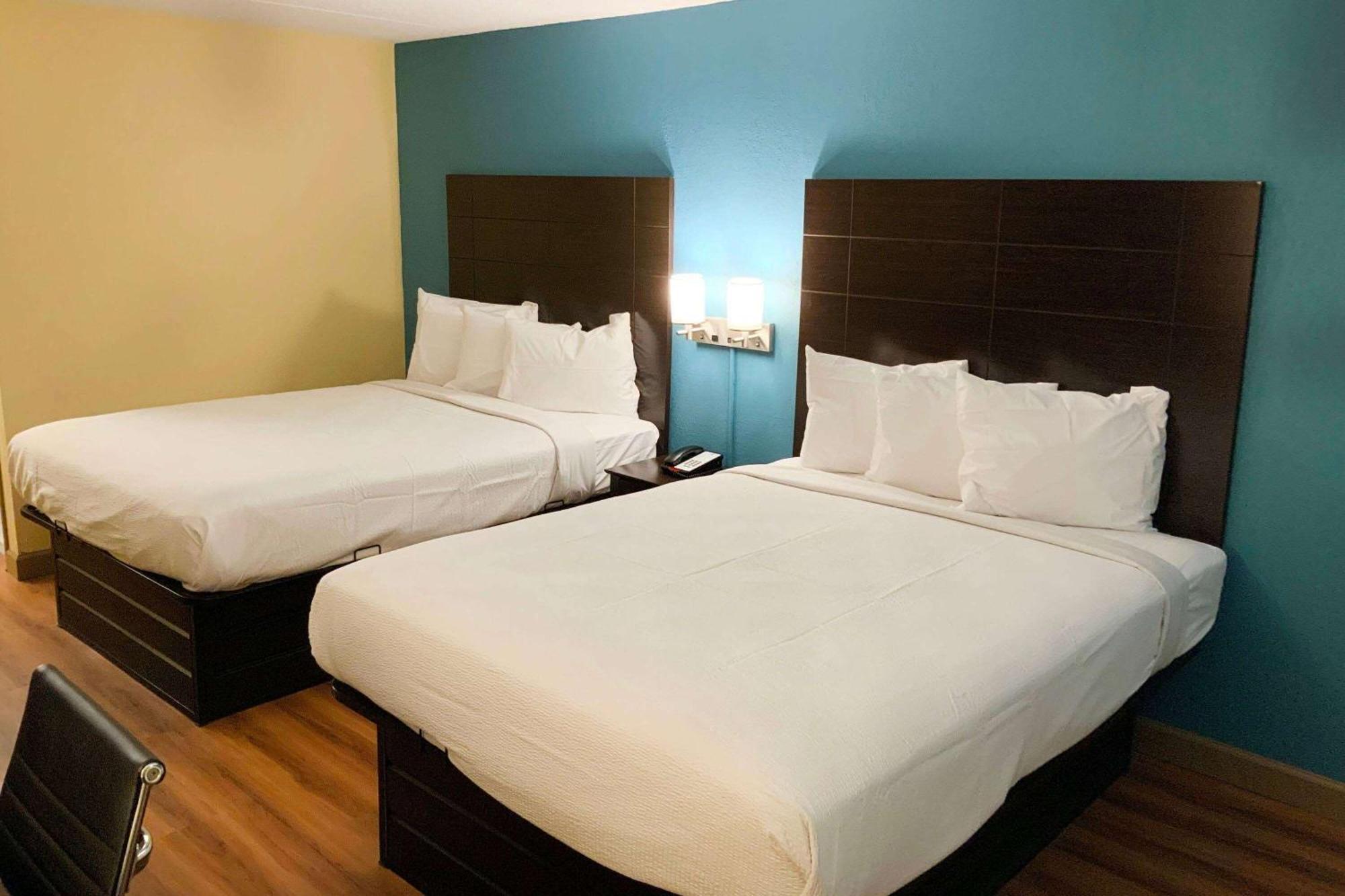 Days Inn By Wyndham Troy Il מראה חיצוני תמונה
